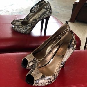 BCBG Tan/Black snake skin heals.